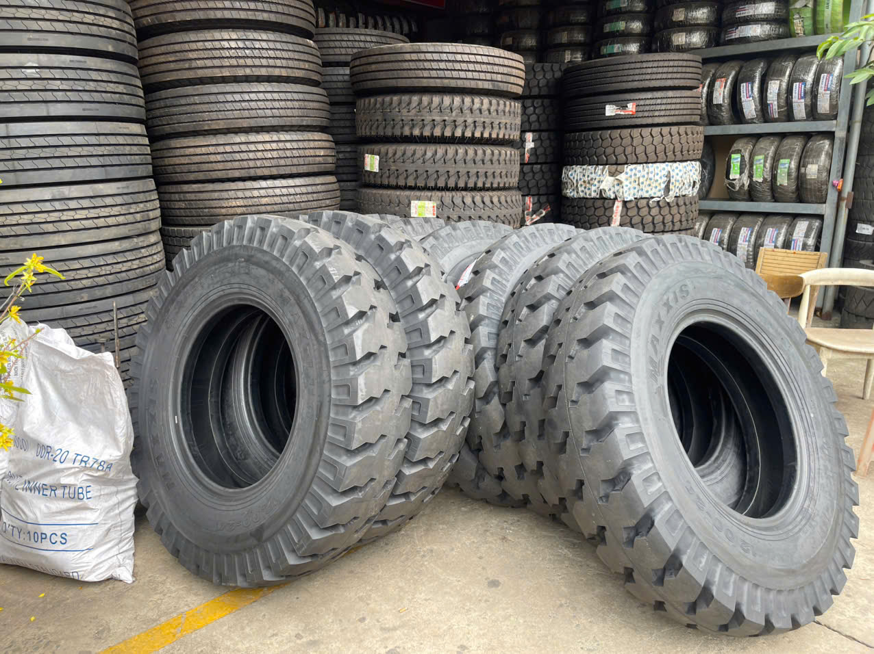 ĐẠI LÝ LỐP XE TẢI BÌNH DƯƠNG - PHÂN PHỐI LỐP XE CHÍNH HÃNG